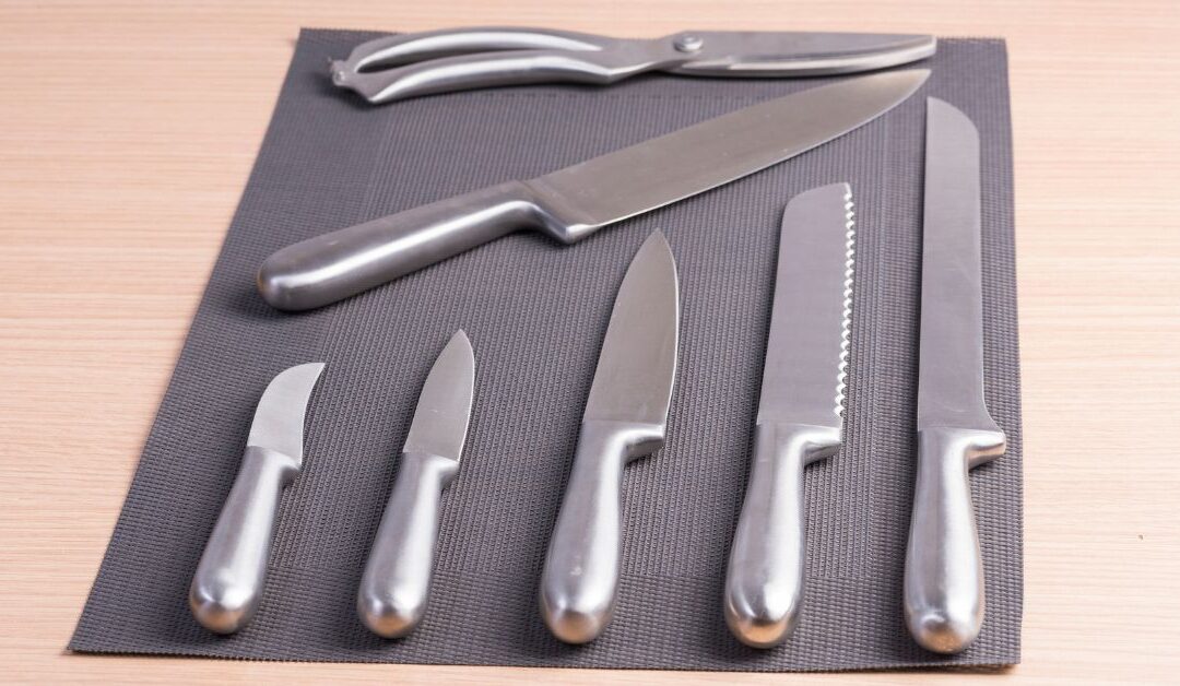 Upgrade Your Kitchen with the Best Knives & Cutting Accessories for Effortless Cooking